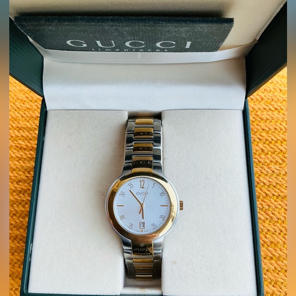 Authentic GUCCI DRESS watch🧡🤍🧡 - Picture 4 of 16